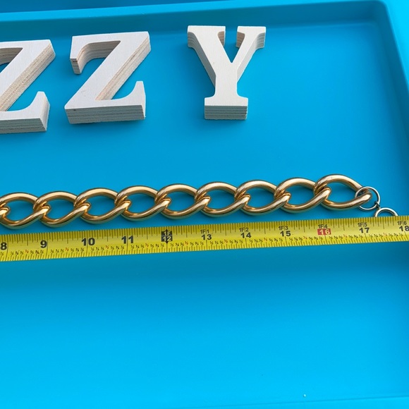 Women’s Gold Jewelry Necklace - Picture 10 of 14